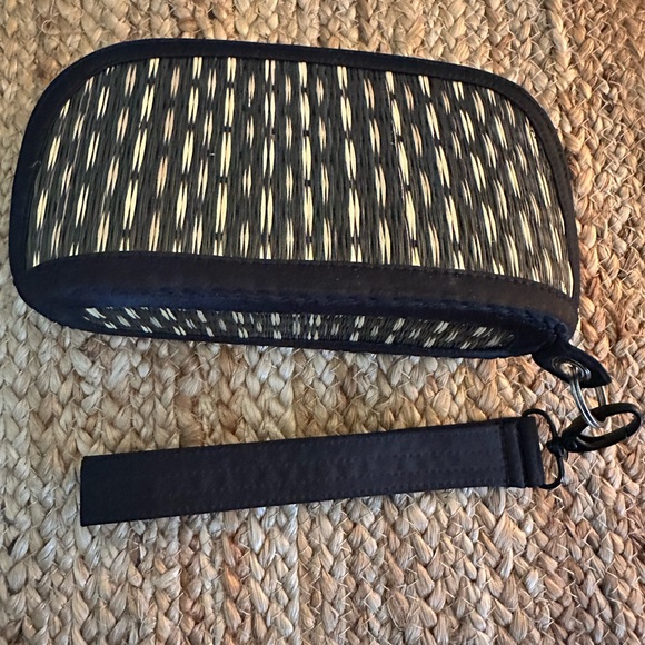 Basket of Cambodia Clutch/Wristlet/ Purse - Picture 1 of 6